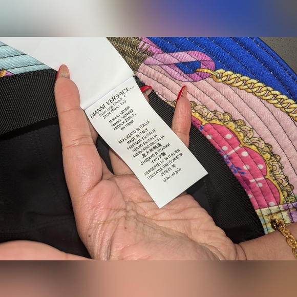 NWOT VERSACE VENTAGLI CAPELLO-59 BUCKET HAT SIZE MEDIUM - Picture 10 of 12